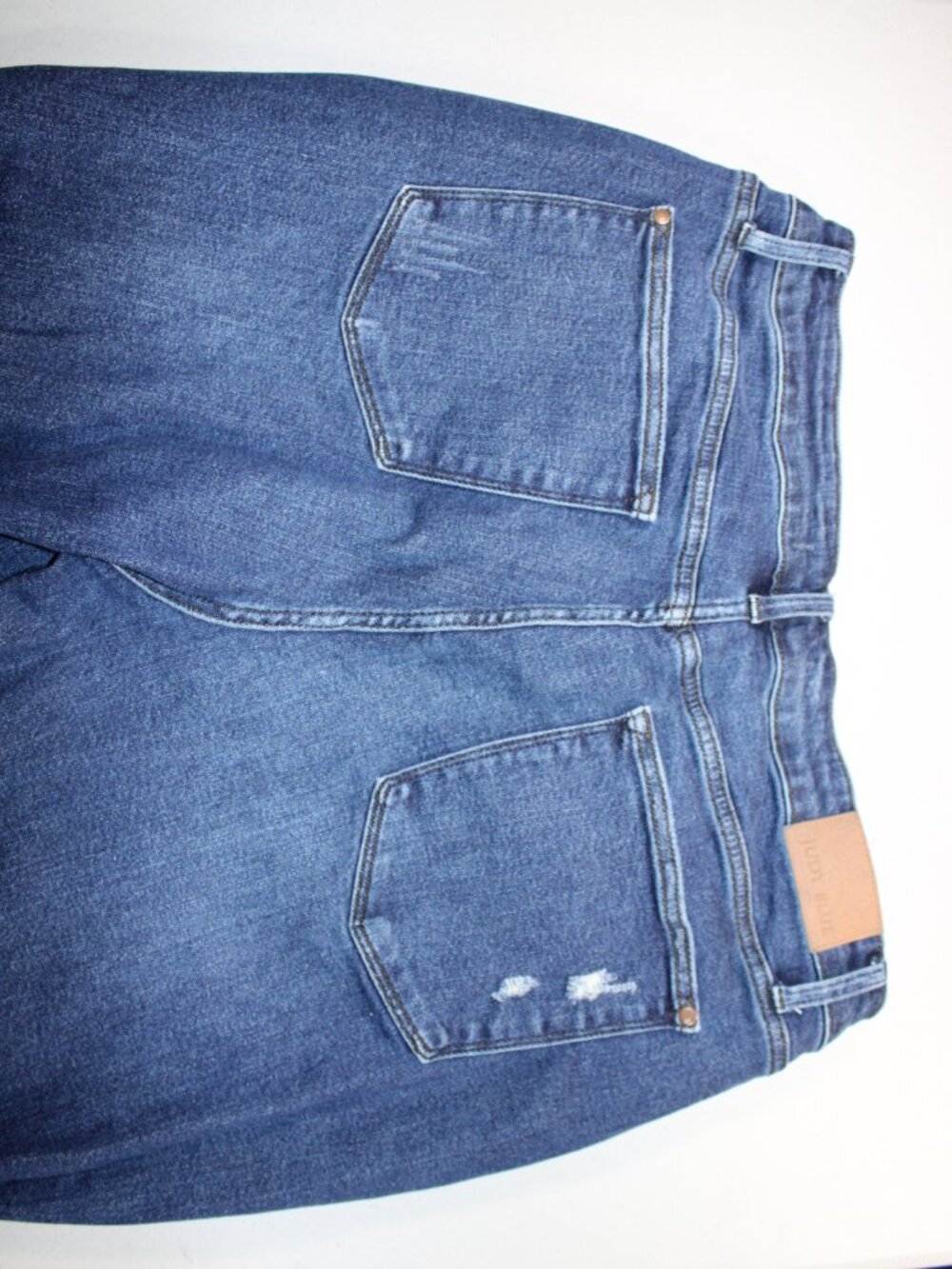 Judy Blue Women's Medium Wash Boyfriend Fit Distressed Jeans - Picture 4 of 16